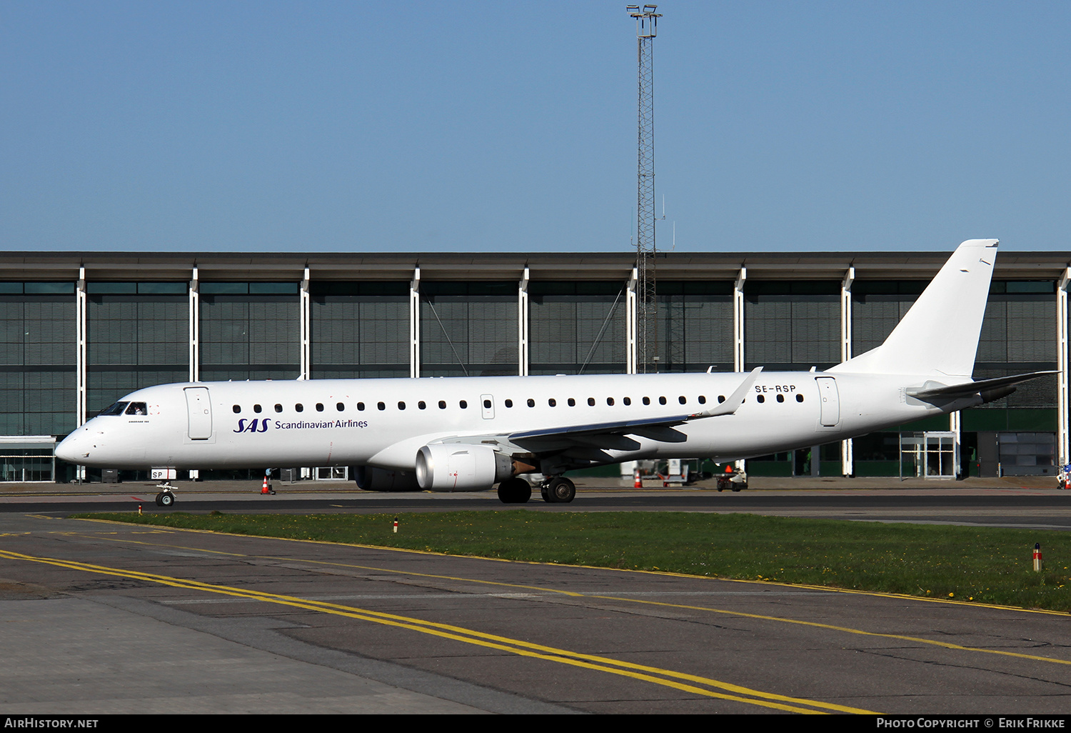 Aircraft Photo of SE-RSP | Embraer 195LR (ERJ-190-200LR) | Scandinavian Airlines - SAS | AirHistory.net #569164