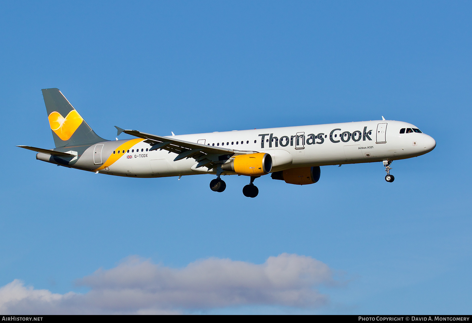 Aircraft Photo of G-TCDX | Airbus A321-211 | Thomas Cook Airlines | AirHistory.net #569165