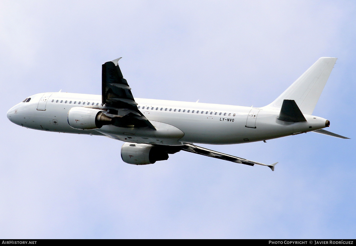 Aircraft Photo of LY-NVO | Airbus A320-214 | AirHistory.net #569167