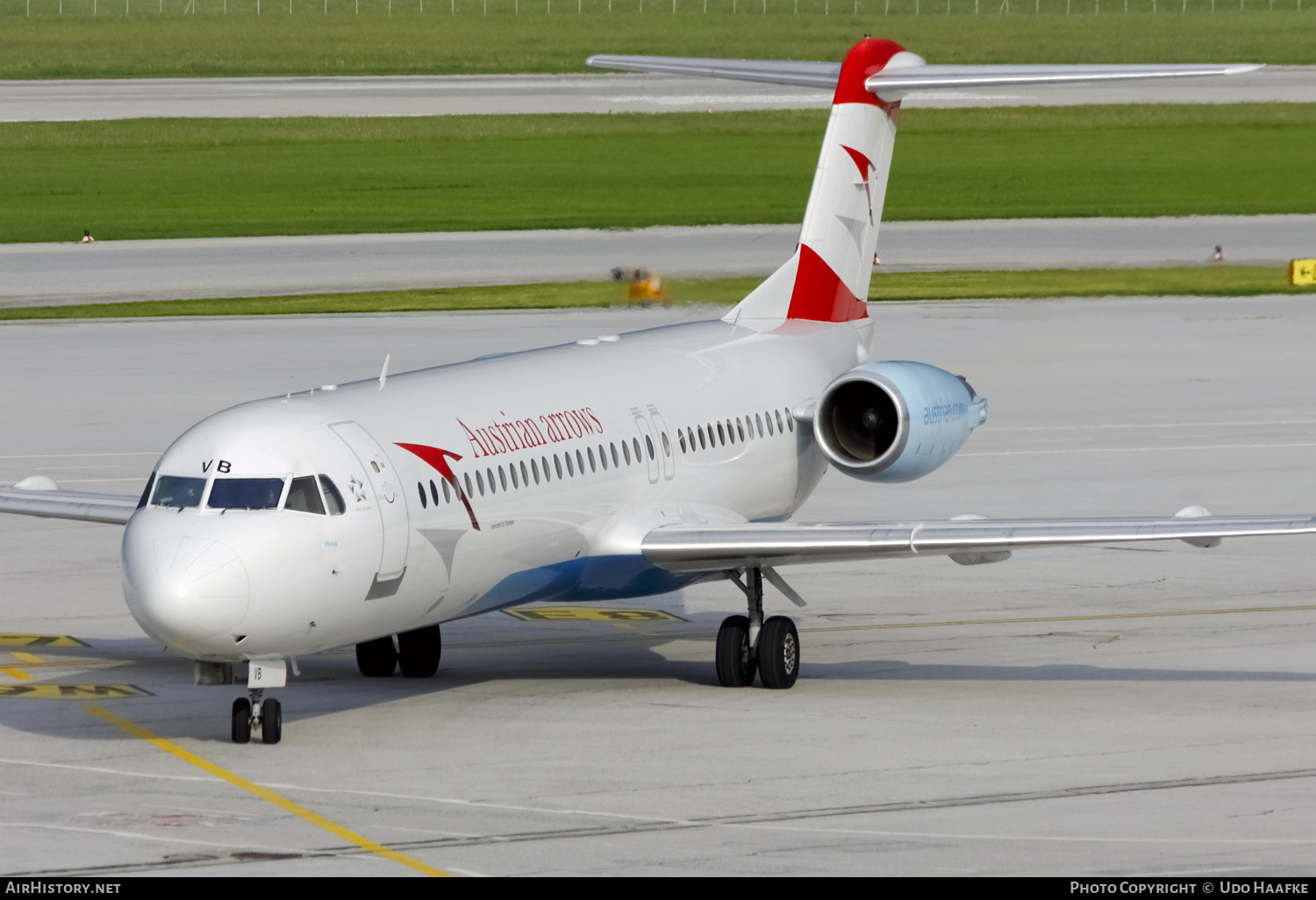 Aircraft Photo of OE-LVB | Fokker 100 (F28-0100) | Austrian Arrows | AirHistory.net #569187