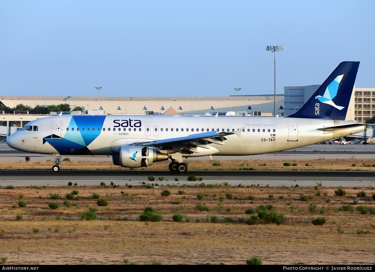 Aircraft Photo of CS-TKP | Airbus A320-214 | SATA Internacional | AirHistory.net #569288