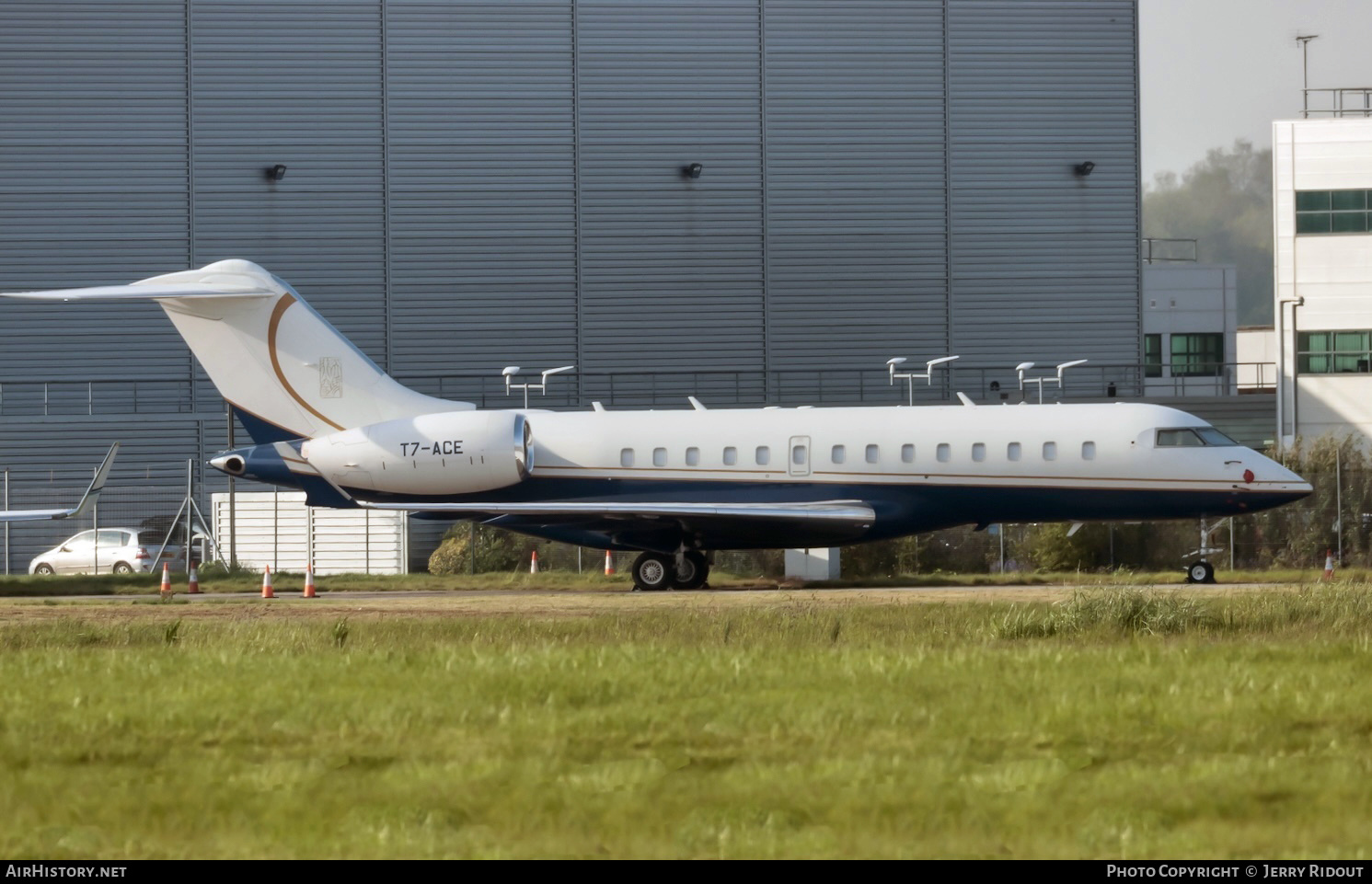 Aircraft Photo of T7-ACE | Bombardier Global Express (BD-700-1A10) | AirHistory.net #569363