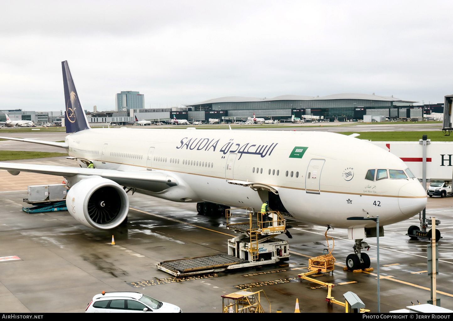 Aircraft Photo of HZ-AK42 | Boeing 777-300/ER | Saudia - Saudi Arabian Airlines | AirHistory.net #569393