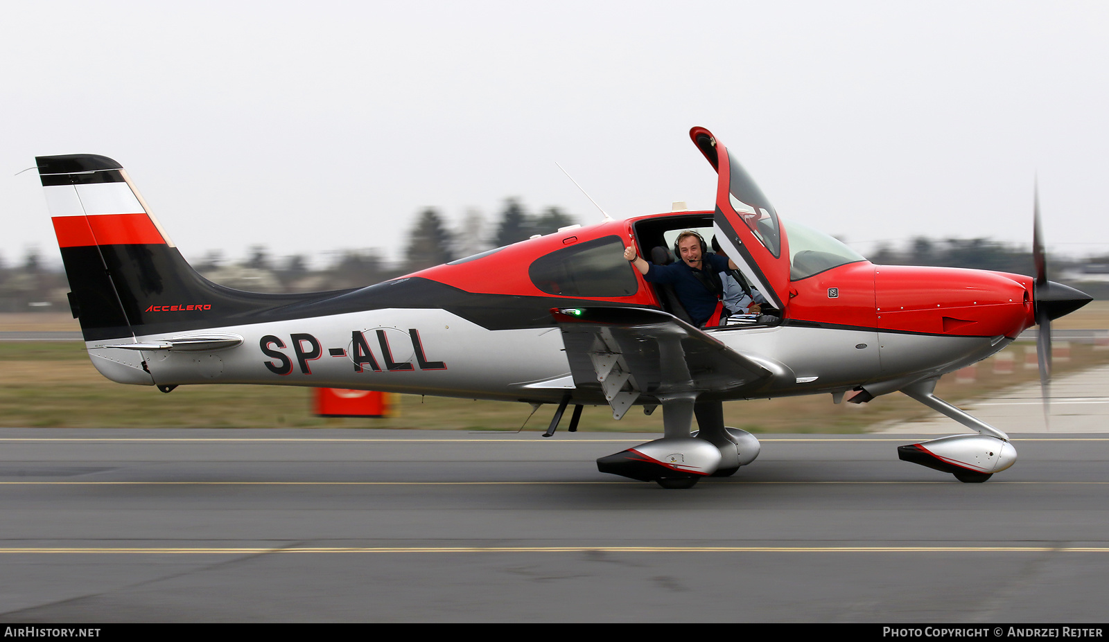 Aircraft Photo of SP-ALL | Cirrus SR-22T G5 Accelero | AirHistory.net #569530