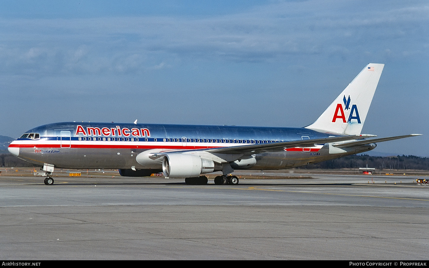 Aircraft Photo of N321AA | Boeing 767-223(ER) | American Airlines | AirHistory.net #569604