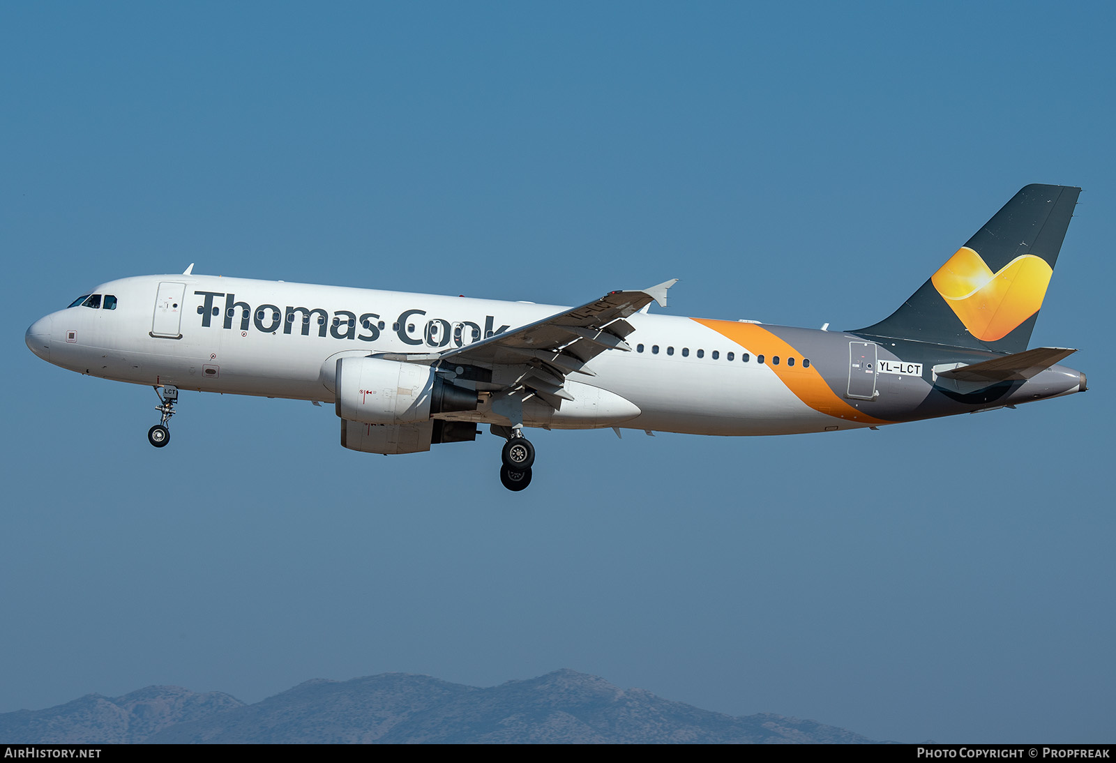 Aircraft Photo of YL-LCT | Airbus A320-214 | Thomas Cook Airlines | AirHistory.net #569624