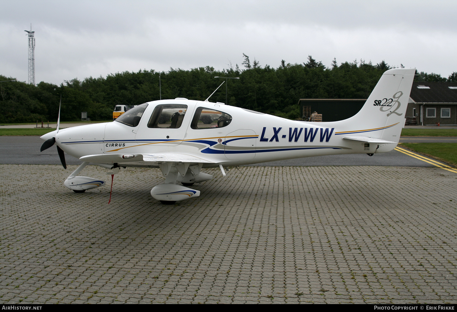 Aircraft Photo of LX-WWW | Cirrus SR-22 G2 | AirHistory.net #569656