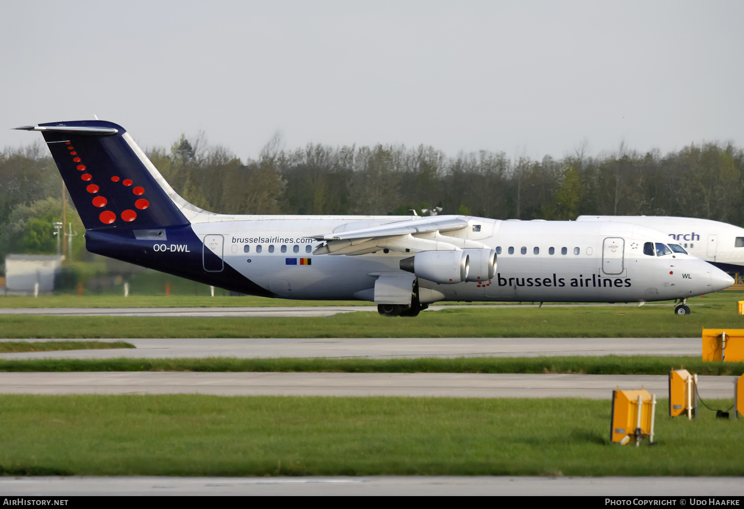 Aircraft Photo of OO-DWL | British Aerospace Avro 146-RJ100 | Brussels Airlines | AirHistory.net #569670