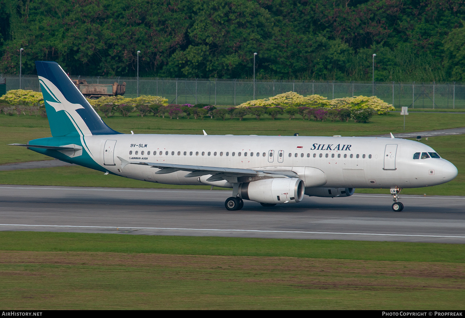 Aircraft Photo of 9V-SLM | Airbus A320-233 | SilkAir | AirHistory.net #569714