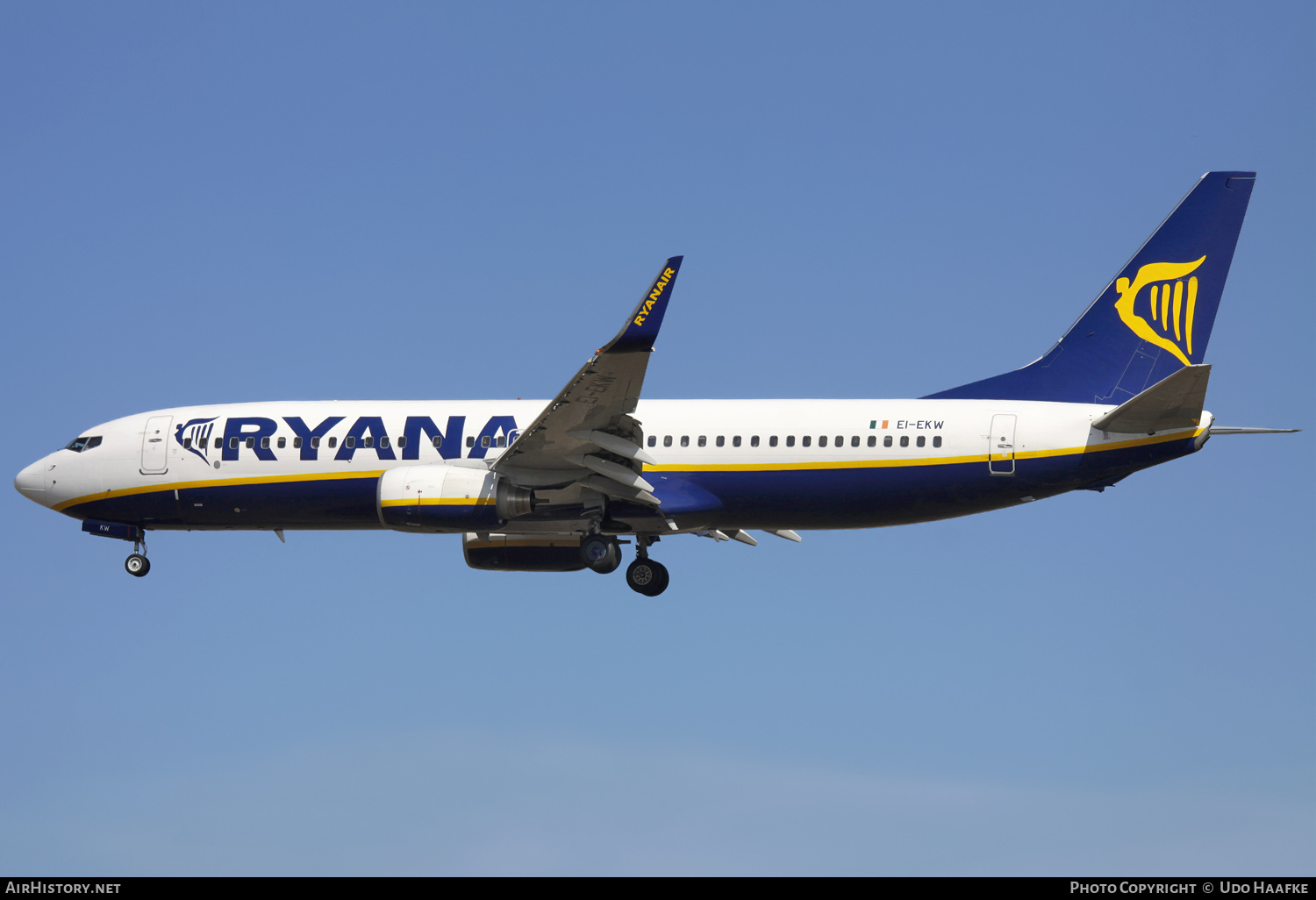 Aircraft Photo of EI-EKW | Boeing 737-8AS | Ryanair | AirHistory.net #569718