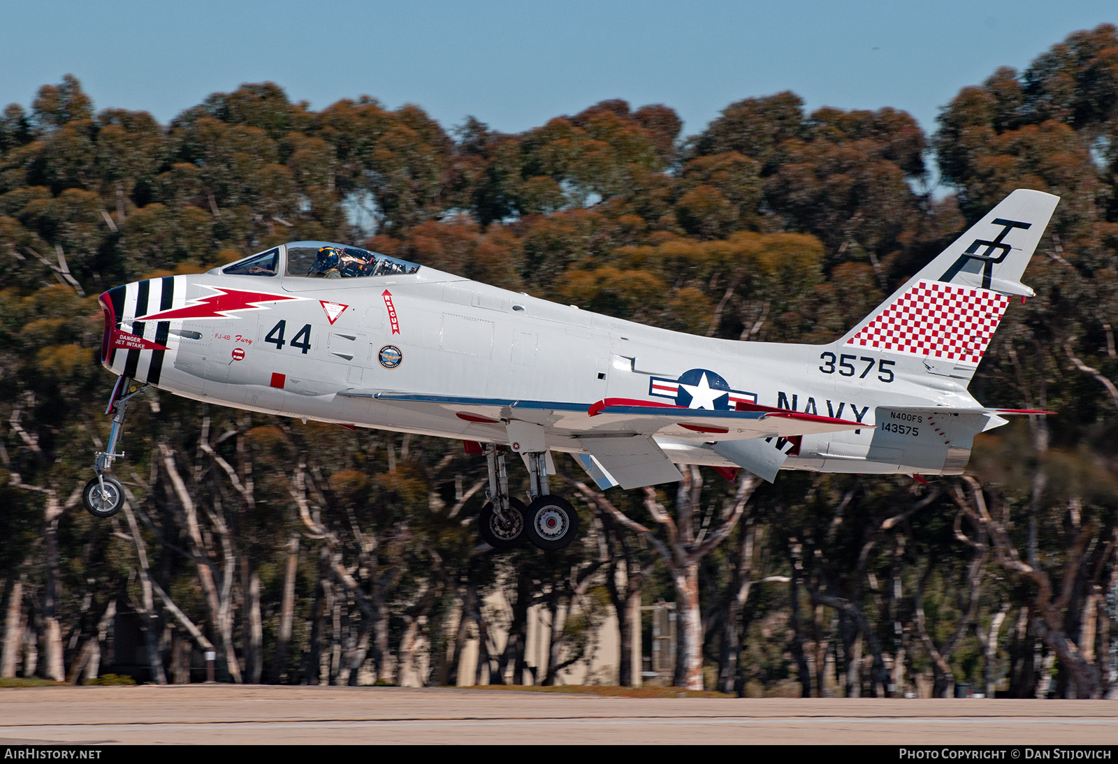 Aircraft Photo of N400FS / 143575 | North American AF-1E Fury | USA - Navy | AirHistory.net #569755