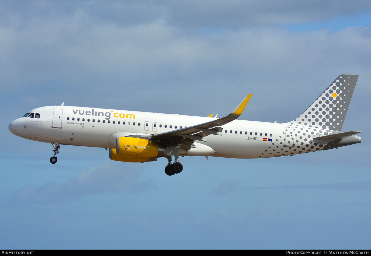 Aircraft Photo of EC-MFL | Airbus A320-232 | Vueling Airlines | AirHistory.net #569825