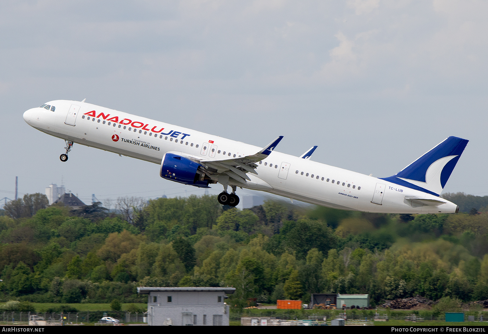 Aircraft Photo of TC-LUB | Airbus A321-271NX | AnadoluJet | AirHistory.net #569858