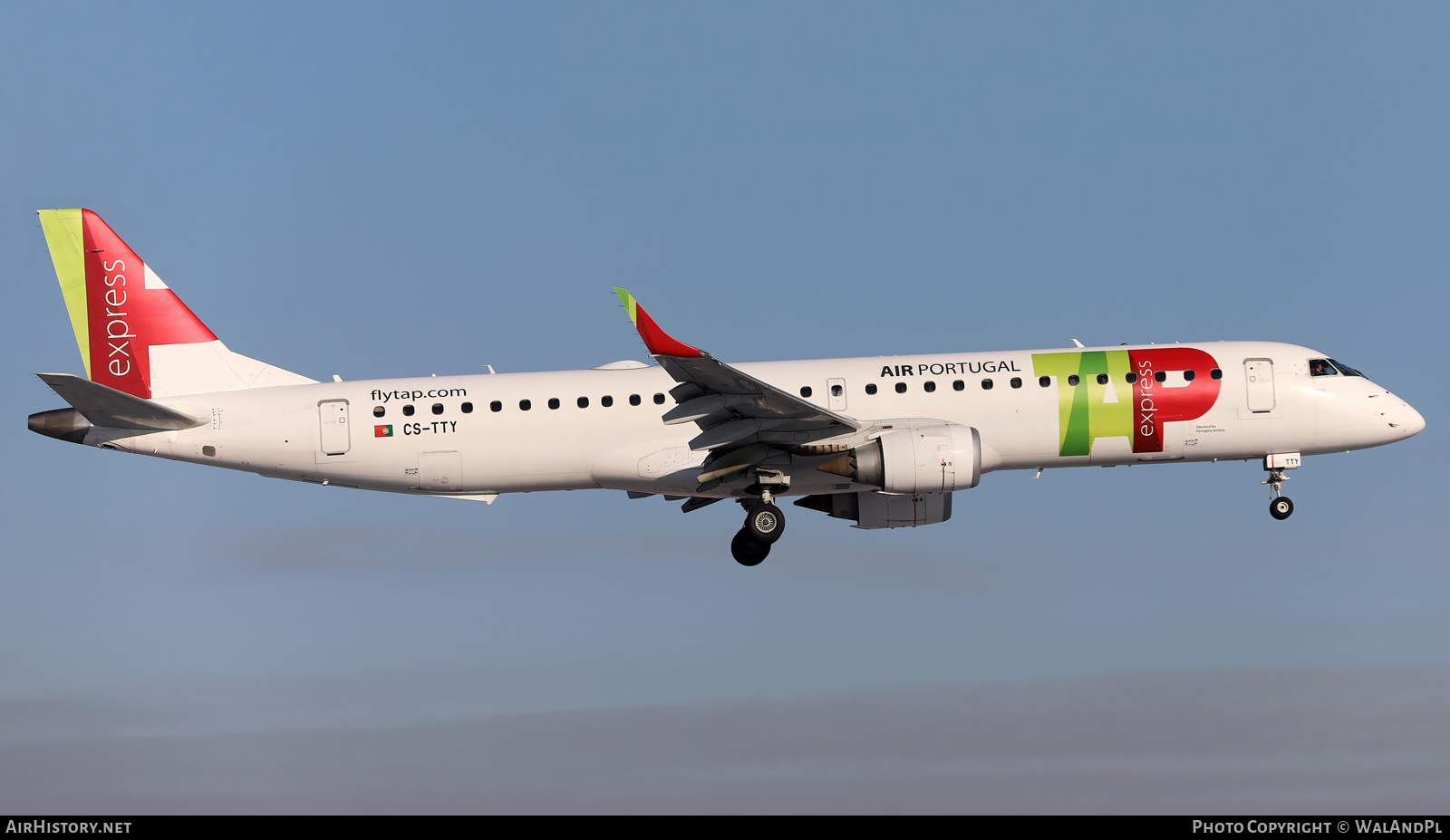Aircraft Photo of CS-TTY | Embraer 195AR (ERJ-190-200IGW) | TAP Air Portugal Express | AirHistory.net #570015