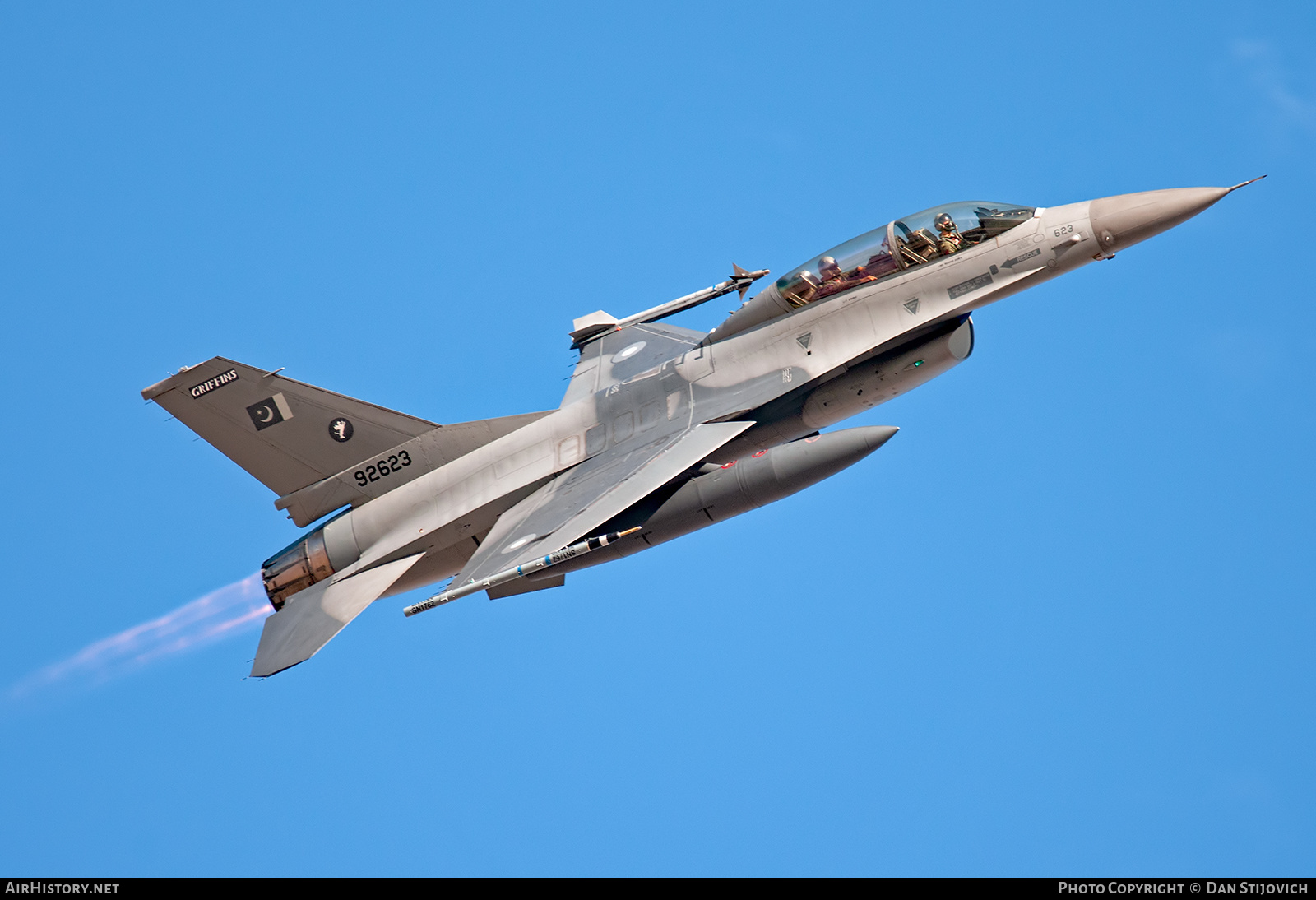Aircraft Photo of 92623 | General Dynamics F-16B Fighting Falcon | Pakistan - Air Force | AirHistory.net #570172