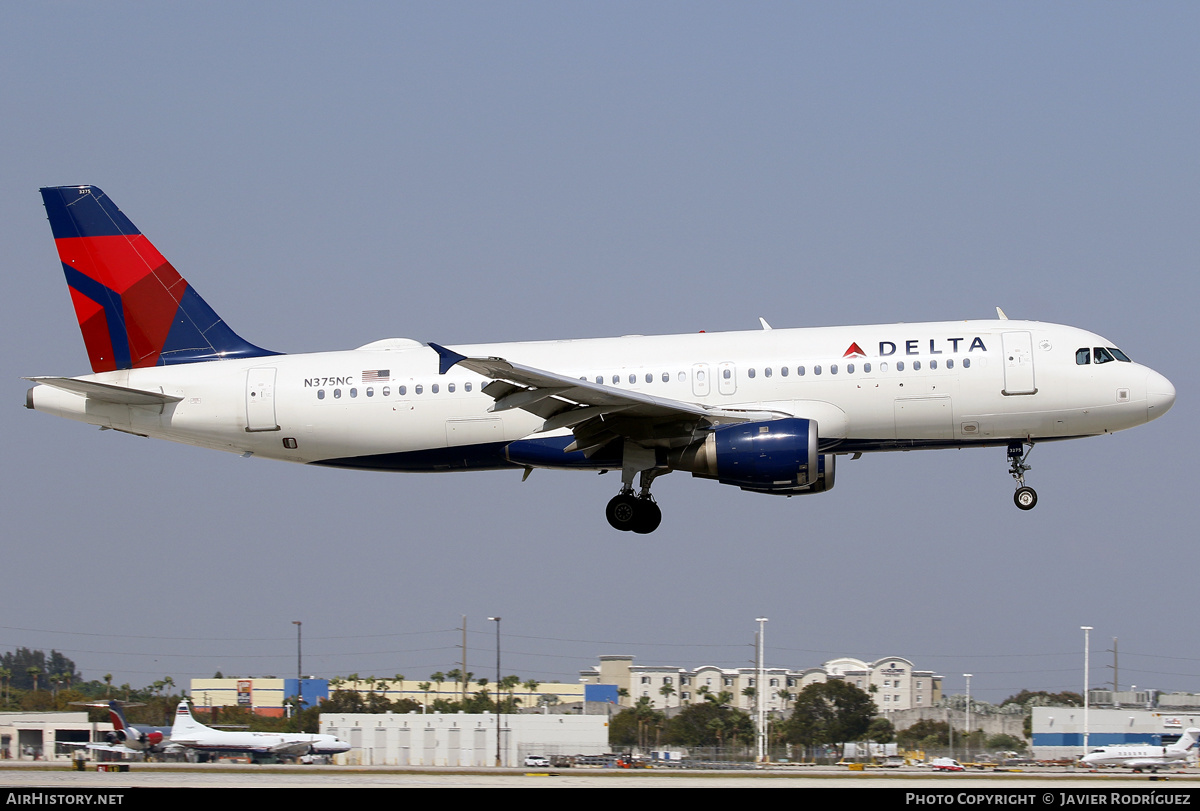 Aircraft Photo of N375NC | Airbus A320-212 | Delta Air Lines | AirHistory.net #570201