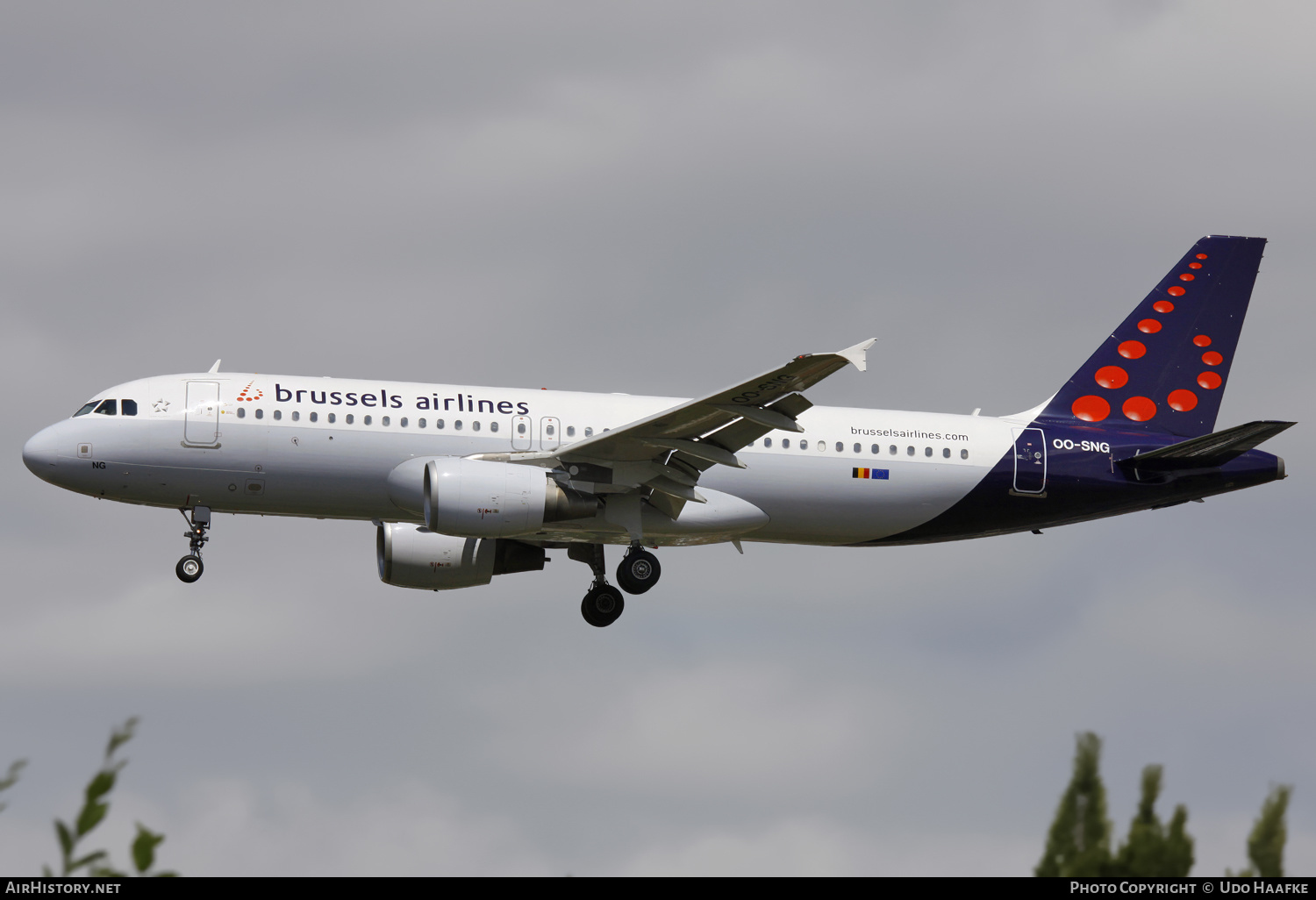 Aircraft Photo of OO-SNG | Airbus A320-214 | Brussels Airlines | AirHistory.net #570361