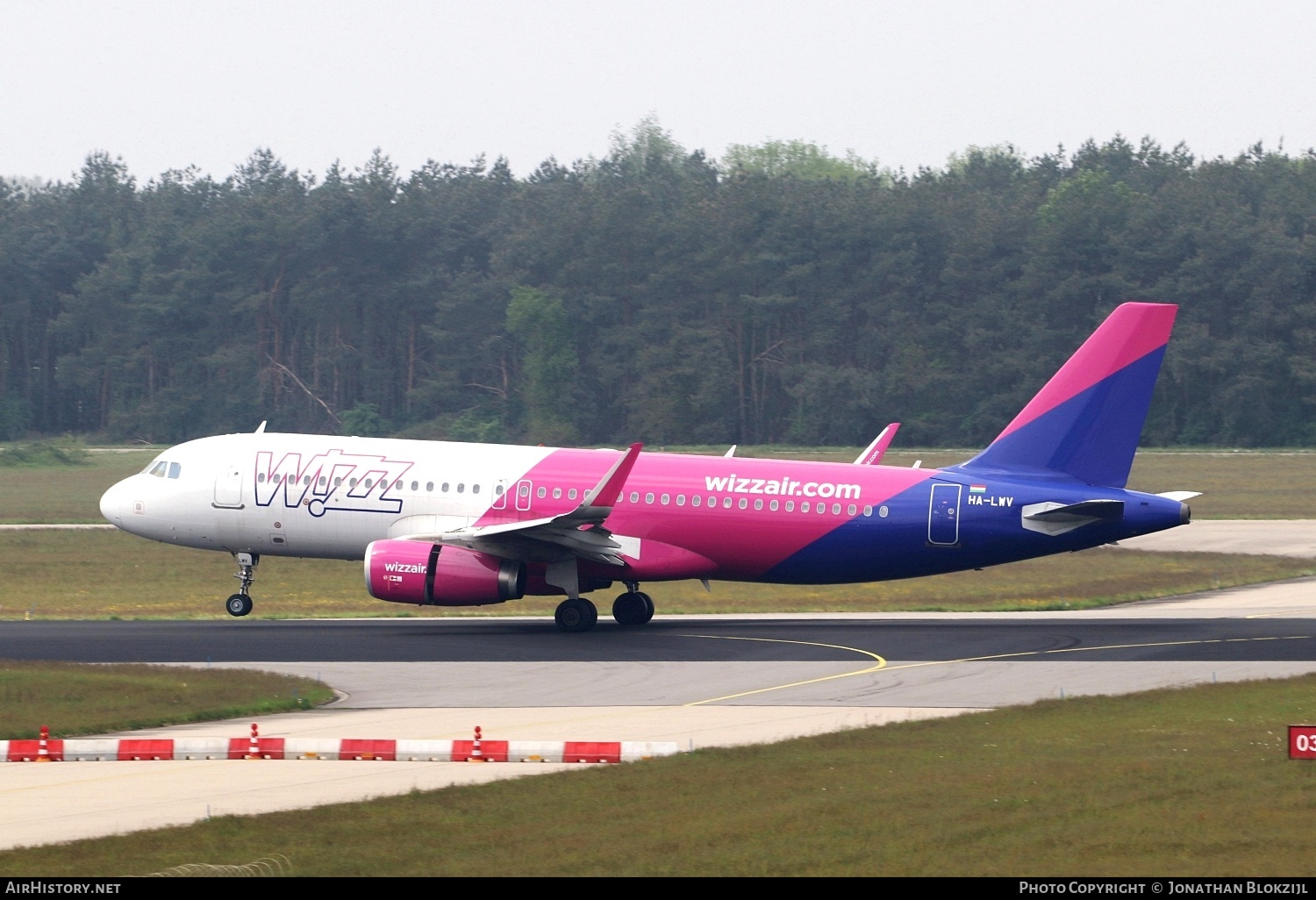 Aircraft Photo of HA-LWV | Airbus A320-232 | Wizz Air | AirHistory.net #570390