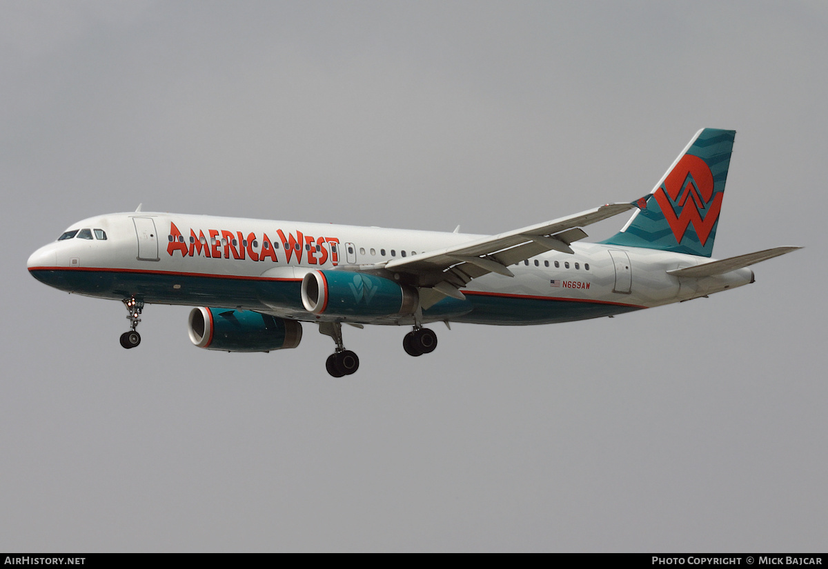 Aircraft Photo of N669AW | Airbus A320-232 | America West Airlines | AirHistory.net #570393