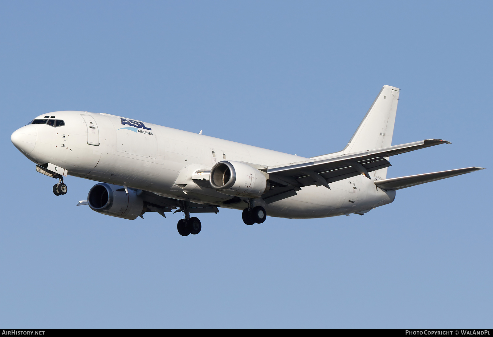 Aircraft Photo of F-GZTI | Boeing 737-408(SF) | ASL Airlines | AirHistory.net #570506