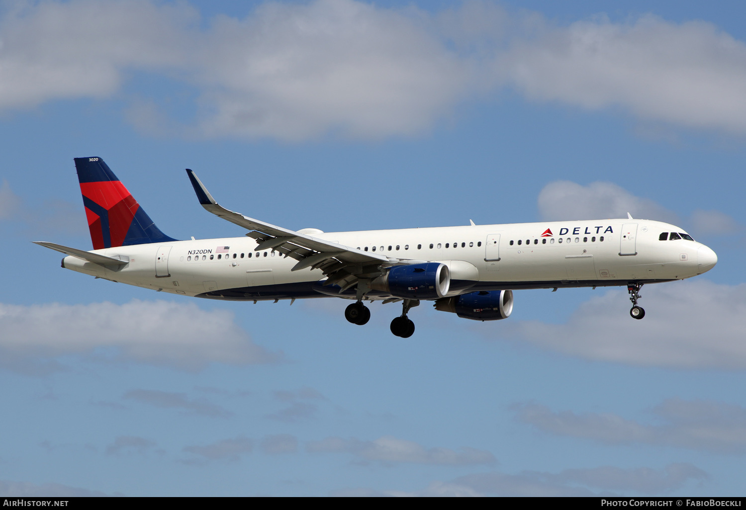 Aircraft Photo of N320DN | Airbus A321-211 | Delta Air Lines | AirHistory.net #570544