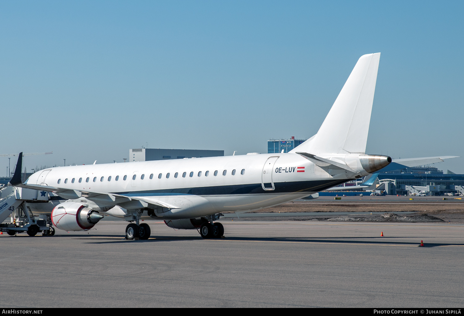 Aircraft Photo of OE-LUV | Embraer Lineage 1000 (ERJ-190-100ECJ) | AirHistory.net #570569