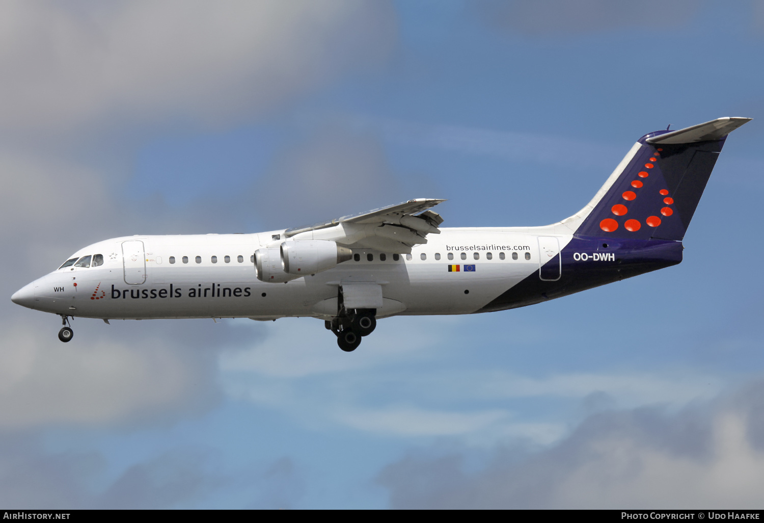 Aircraft Photo of OO-DWH | British Aerospace Avro 146-RJ100 | Brussels Airlines | AirHistory.net #570629