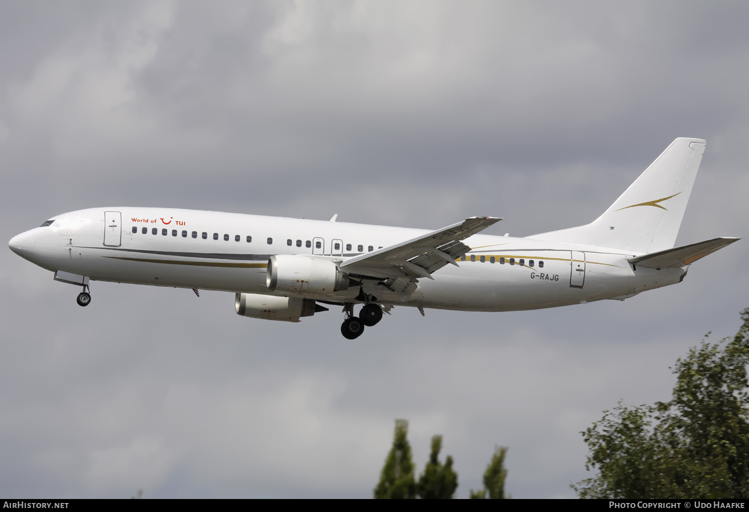 Aircraft Photo of G-RAJG | Boeing 737-476 | AirHistory.net #570631