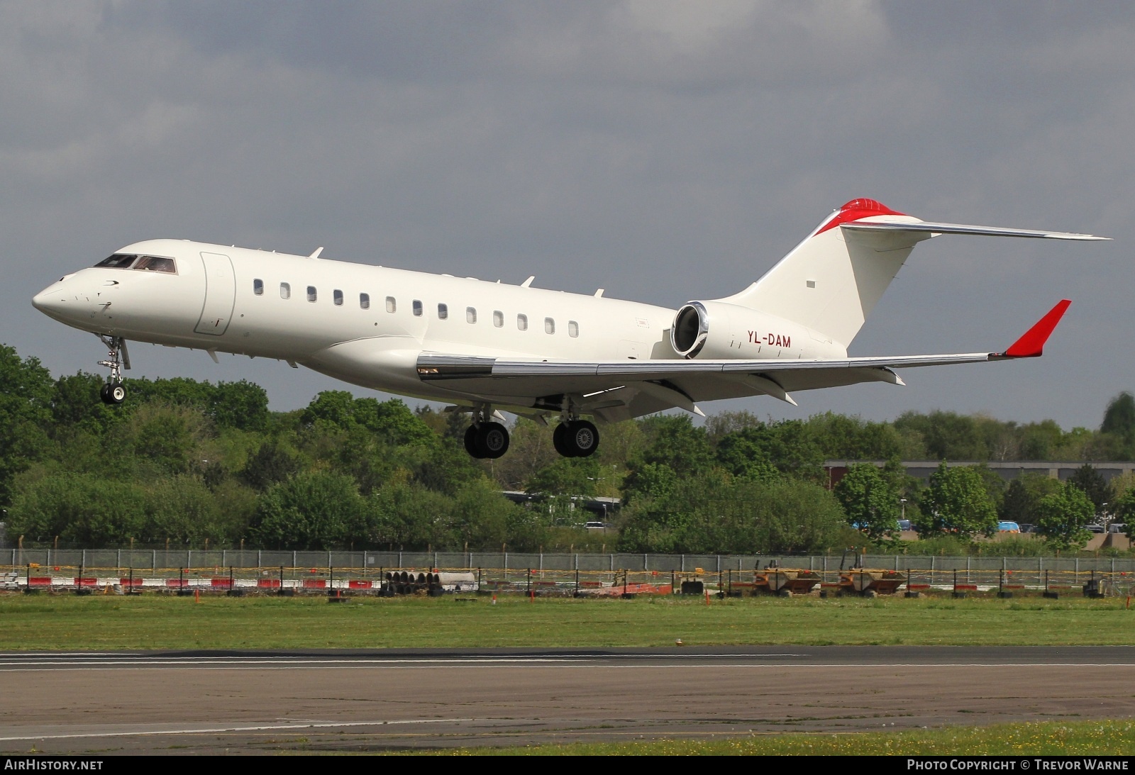 Aircraft Photo of YL-DAM | Bombardier Global Express XRS (BD-700-1A10) | AirHistory.net #570813