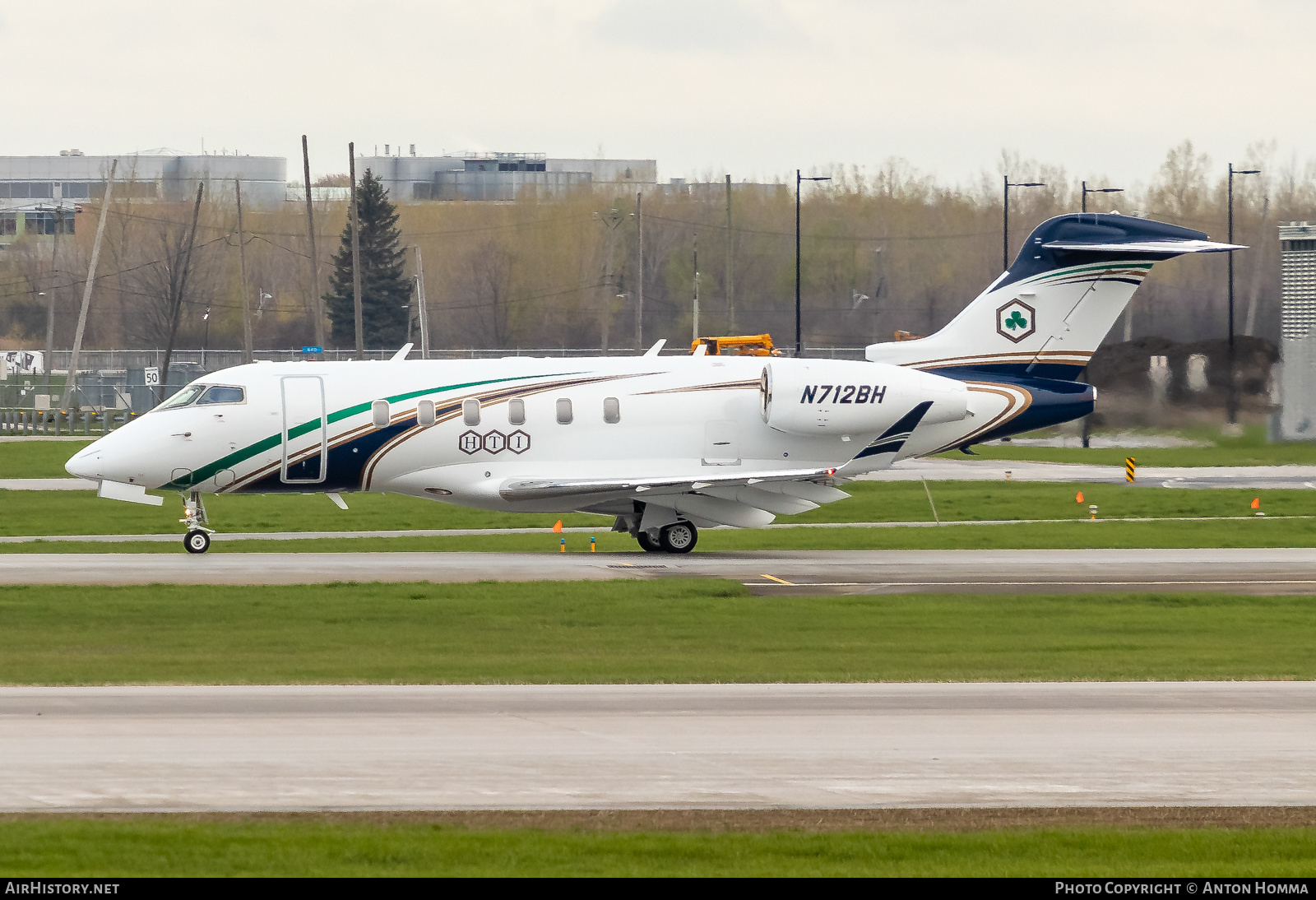 Aircraft Photo of N712BH | Bombardier Challenger 350 (BD-100-1A10) | HTI - Hinton Transportation Investments | AirHistory.net #570822