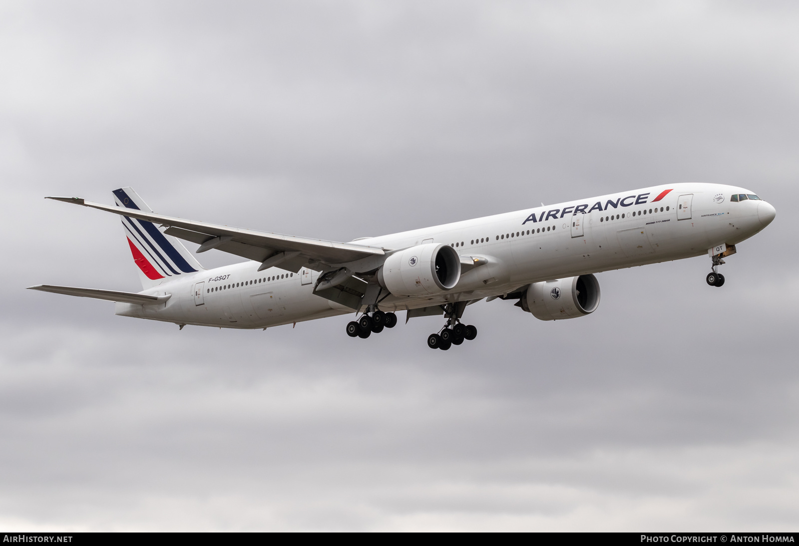 Aircraft Photo of F-GSQT | Boeing 777-328/ER | Air France | AirHistory.net #570839