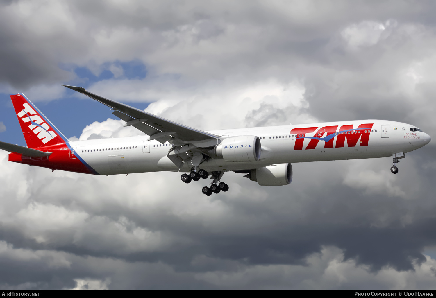 Aircraft Photo of PT-MUB | Boeing 777-32W/ER | TAM Linhas Aéreas | AirHistory.net #570841