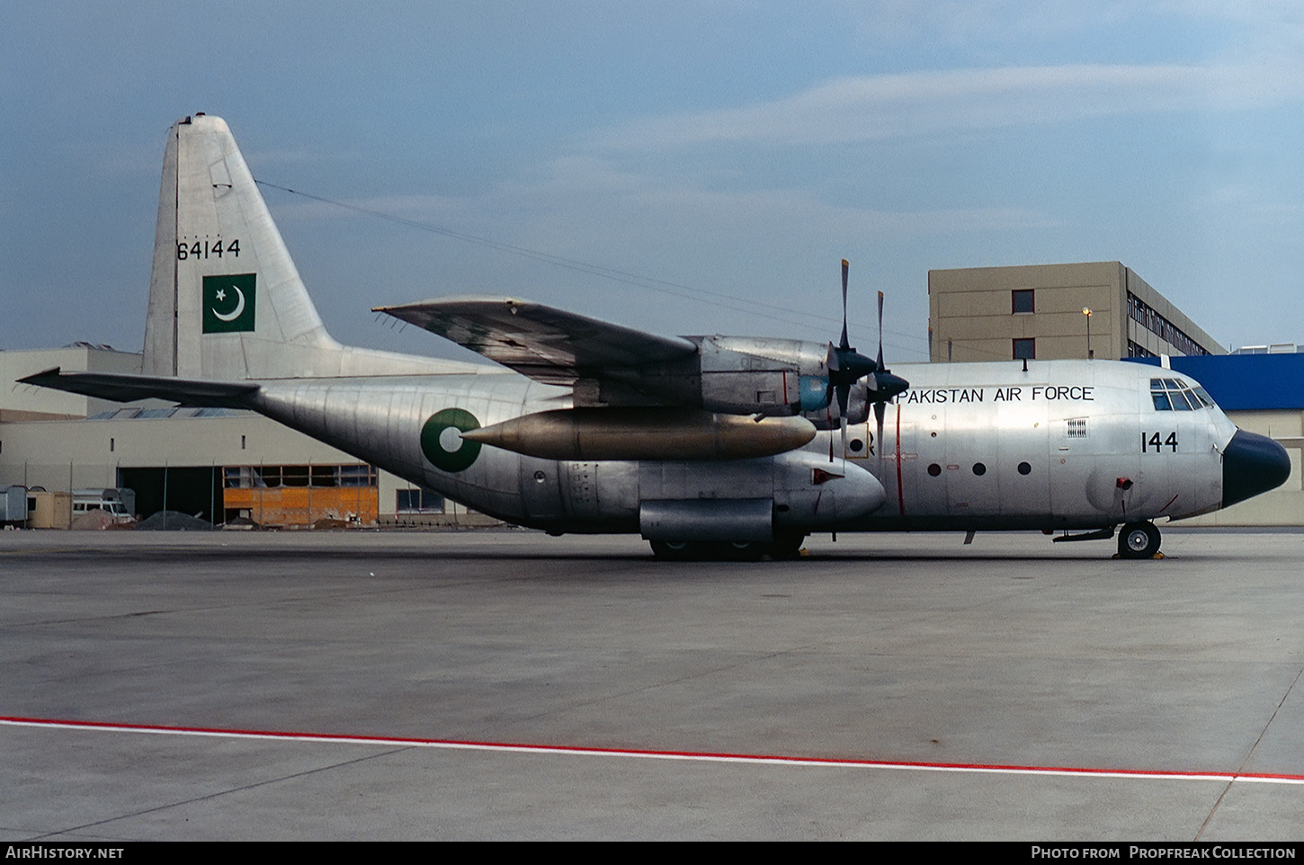 Aircraft Photo of 64144 / AP-AUT | Lockheed L-100 Hercules (382B) | Pakistan - Air Force | AirHistory.net #570970