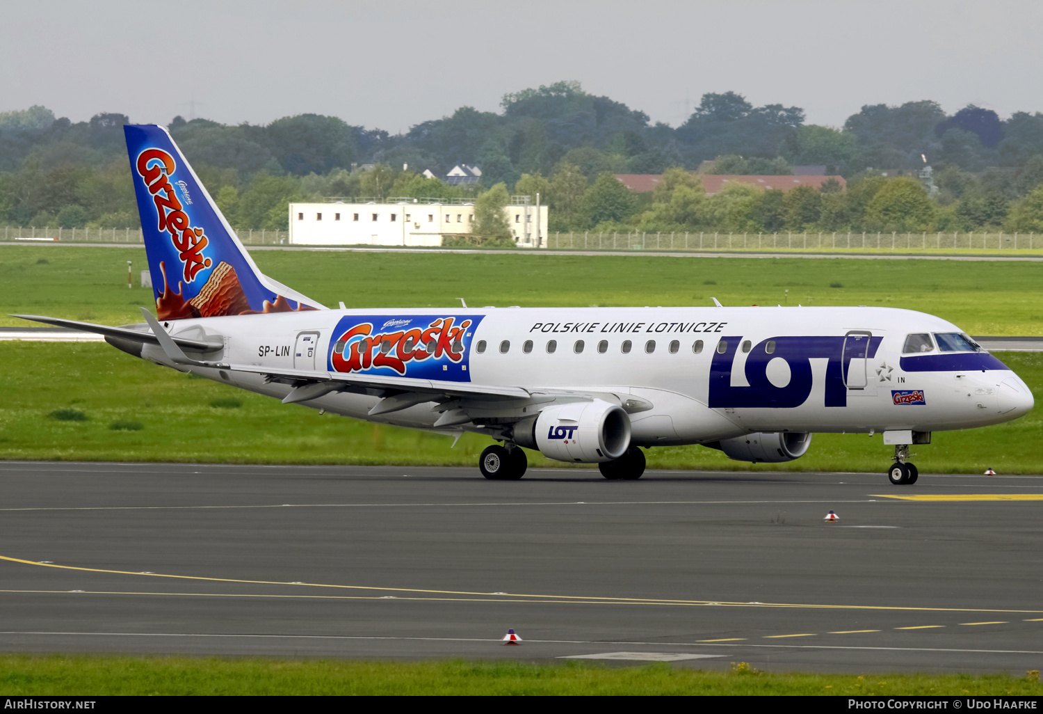 Aircraft Photo of SP-LIN | Embraer 175LR (ERJ-170-200LR) | LOT Polish Airlines - Polskie Linie Lotnicze | AirHistory.net #570978