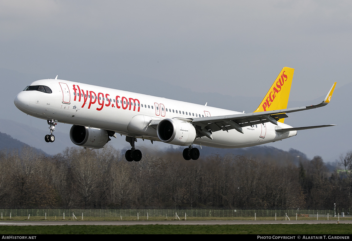Aircraft Photo of TC-RBY | Airbus A321-251NX | Pegasus Airlines | AirHistory.net #571041