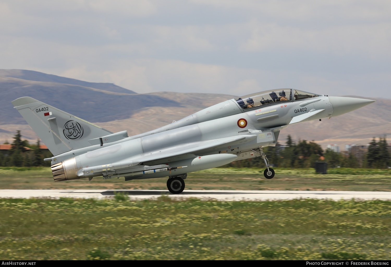 Aircraft Photo of QA402 | Eurofighter EF-2000 Typhoon T | Qatar - Air Force | AirHistory.net #571216