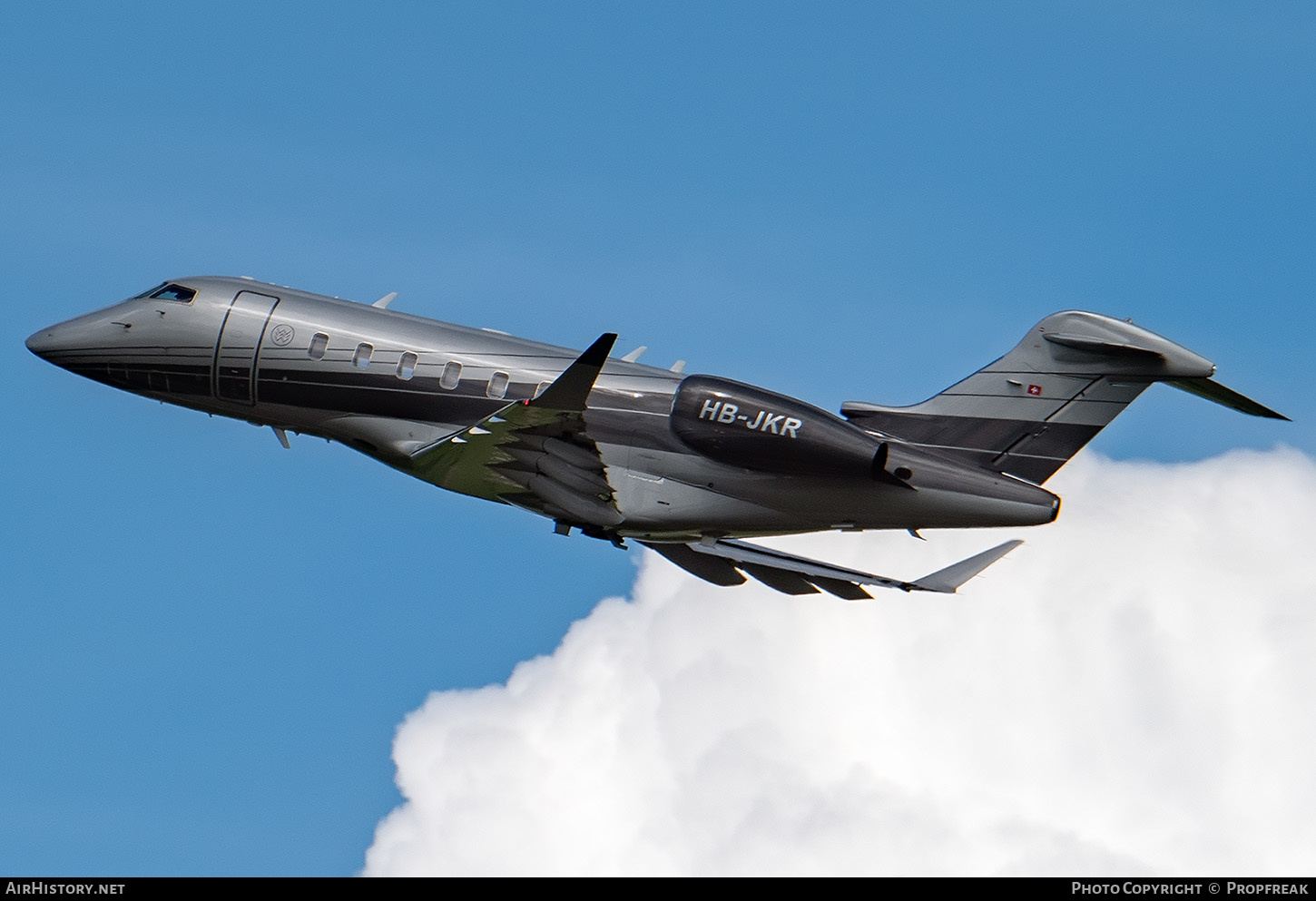 Aircraft Photo of HB-JKR | Bombardier Challenger 350 (BD-100-1A10) | AirHistory.net #571218