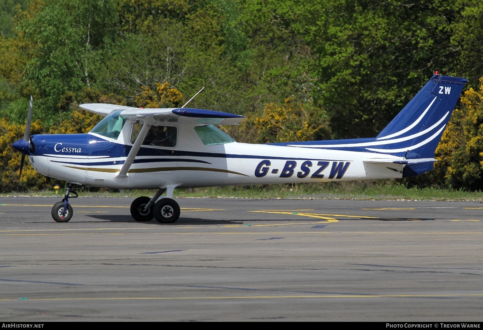 Aircraft Photo of G-BSZW | Cessna 152 | AirHistory.net #571253