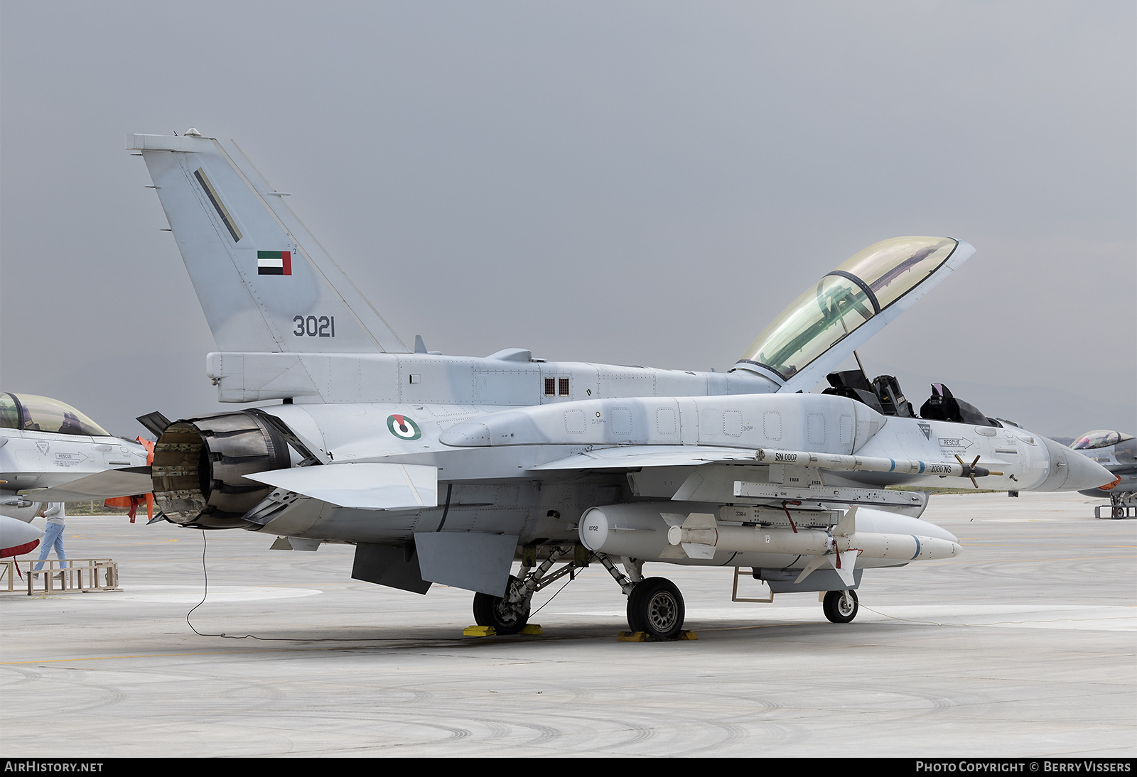 Aircraft Photo of 3021 | Lockheed Martin F-16F Desert Falcon | United Arab Emirates - Air Force | AirHistory.net #571276