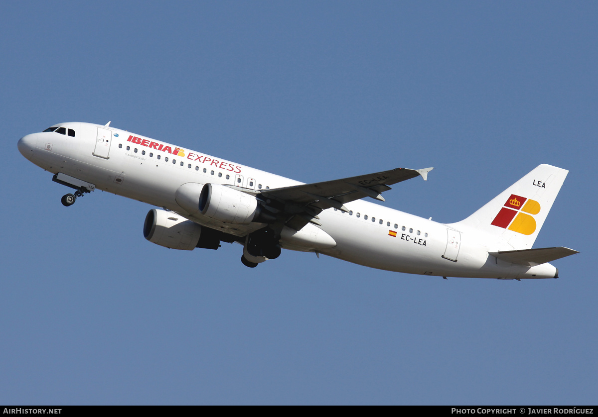 Aircraft Photo of EC-LEA | Airbus A320-214 | Iberia Express | AirHistory.net #571351