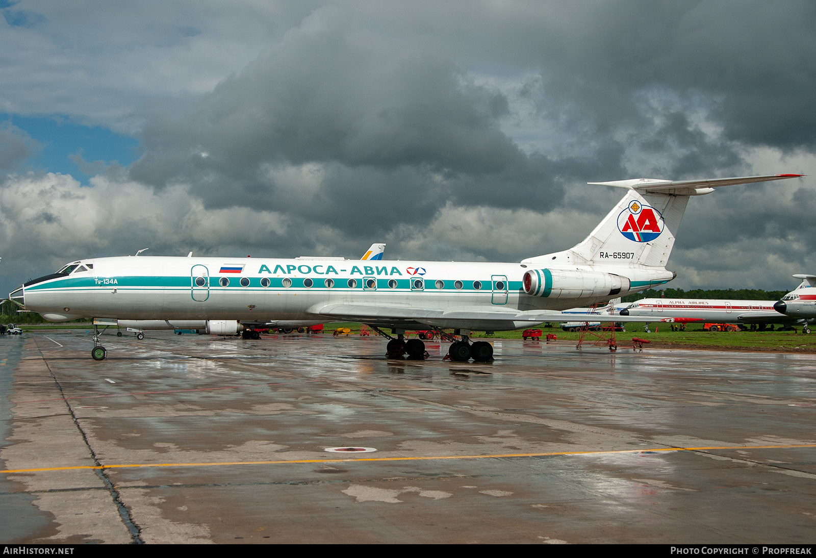 Aircraft Photo of RA-65907 | Tupolev Tu-134AK | Alrosa-Avia | AirHistory.net #571454