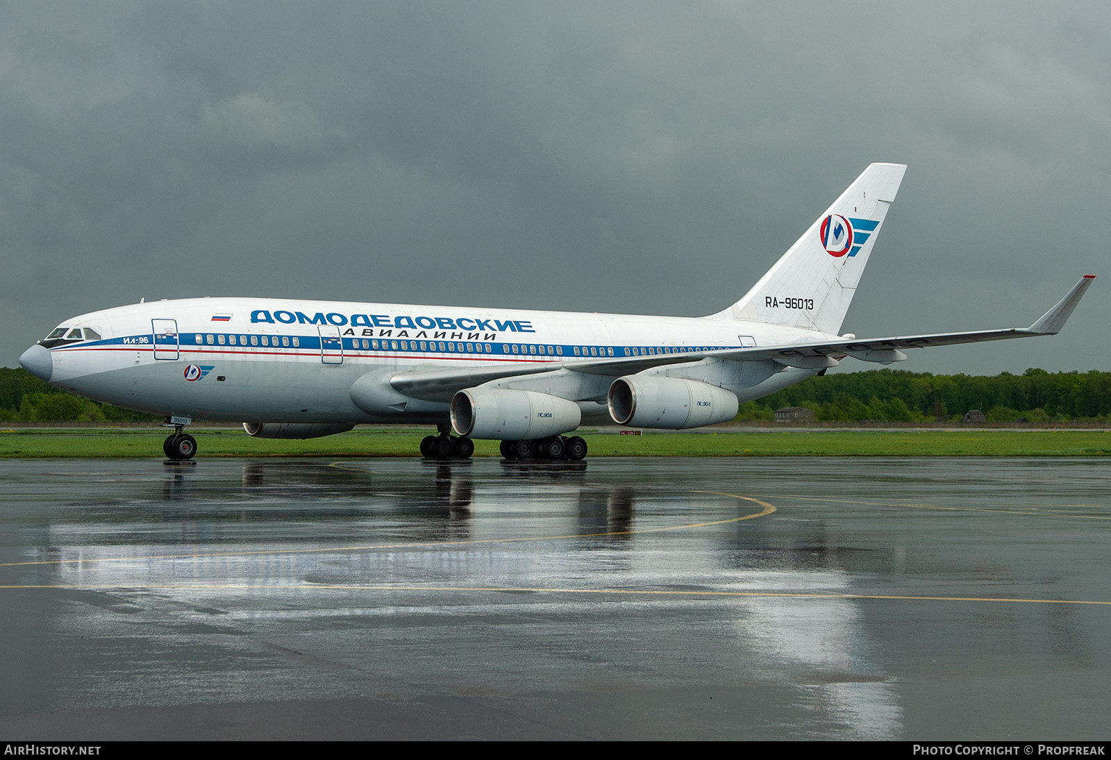 Aircraft Photo of RA-96013 | Ilyushin Il-96-300 | Domodedovo Airlines | AirHistory.net #571462