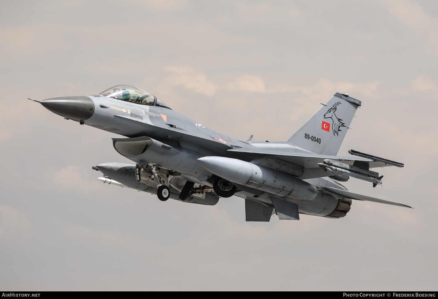 Aircraft Photo of 89-0040 | General Dynamics F-16CG Fighting Falcon | Turkey - Air Force | AirHistory.net #571572