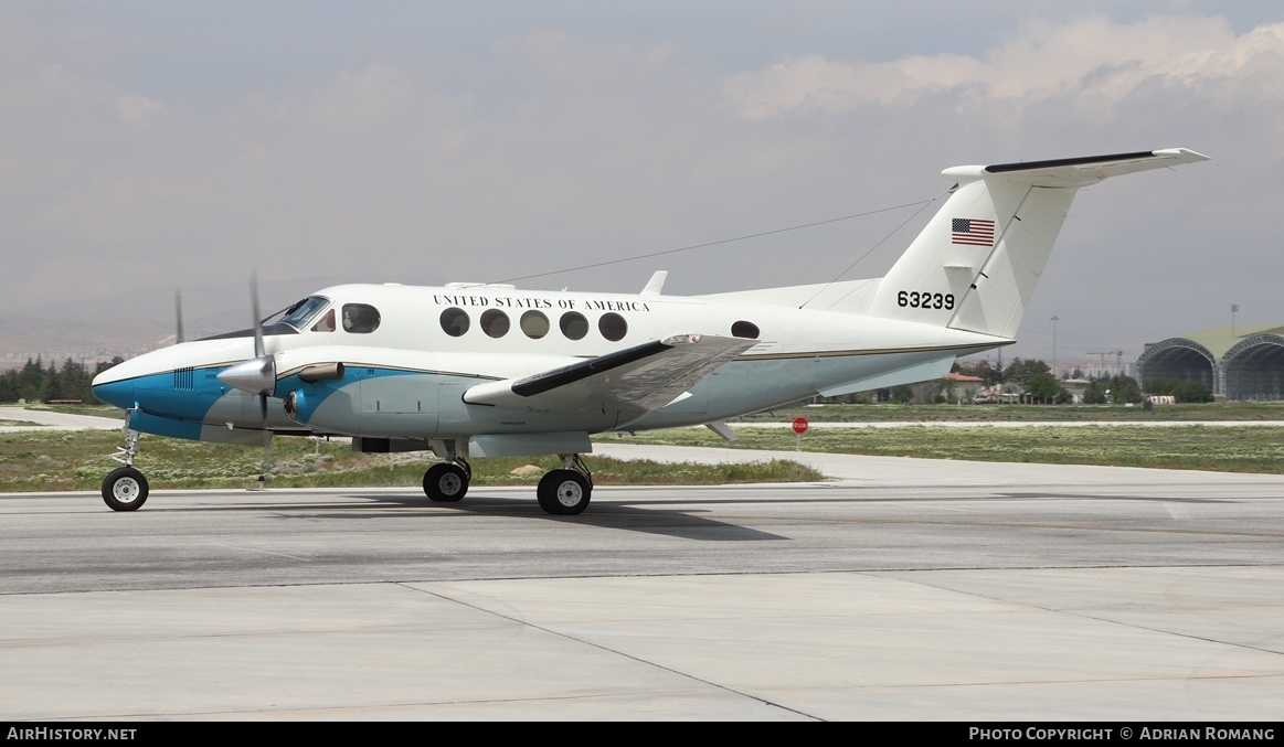 Aircraft Photo of 76-3239 / 63239 | Beech C-12C Huron | USA - Air Force | AirHistory.net #571617