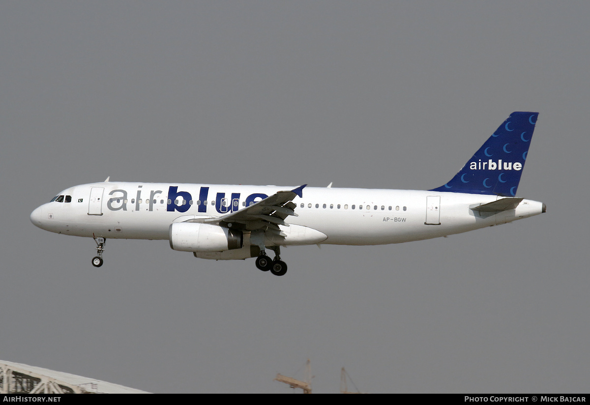 Aircraft Photo of AP-BGW | Airbus A320-232 | Airblue | AirHistory.net #571623