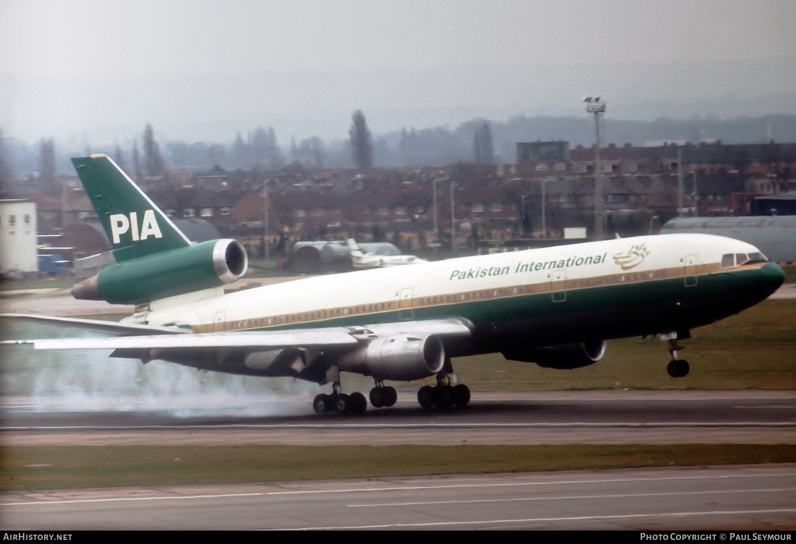 Aircraft Photo of AP-AXE | McDonnell Douglas DC-10-30 | Pakistan International Airlines - PIA | AirHistory.net #571663