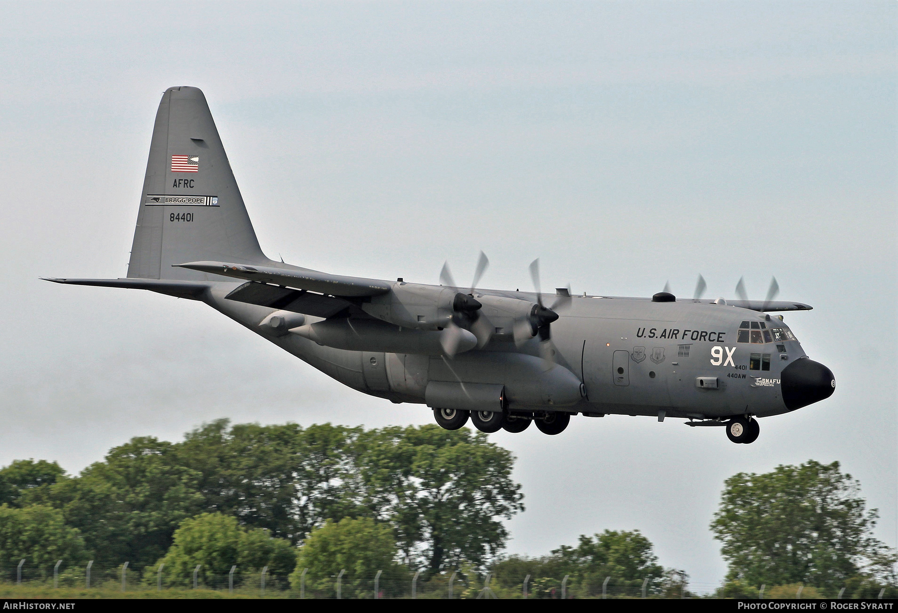 Aircraft Photo of 88-4401 / 84401 | Lockheed C-130H Hercules | USA - Air Force | AirHistory.net #571670