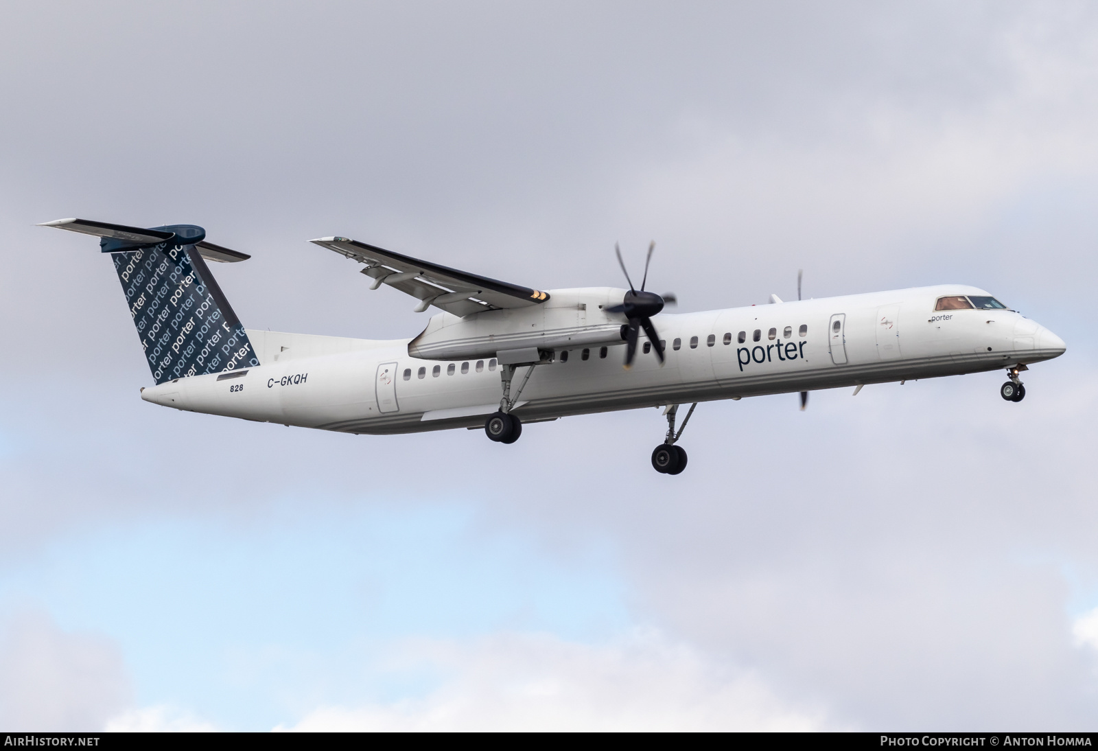 Aircraft Photo of C-GKQH | Bombardier DHC-8-402 Dash 8 | Porter Airlines | AirHistory.net #571768