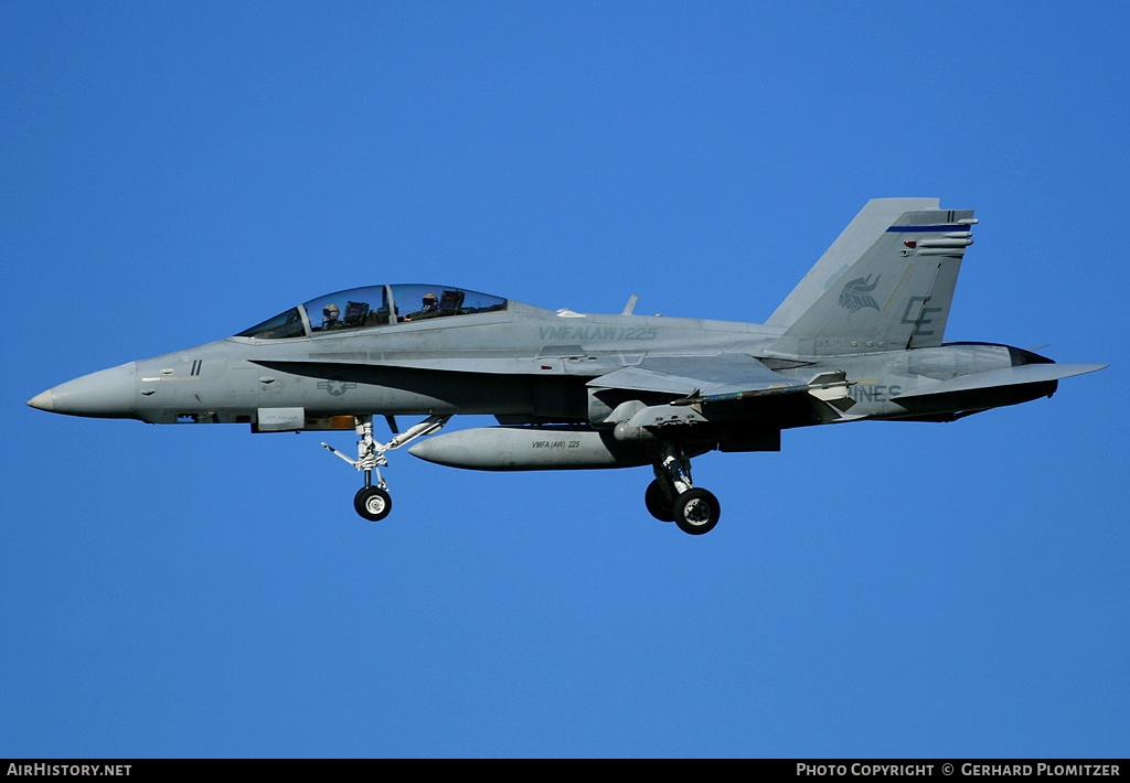 Aircraft Photo of 164679 | McDonnell Douglas F/A-18D Hornet | USA - Marines | AirHistory.net #571936