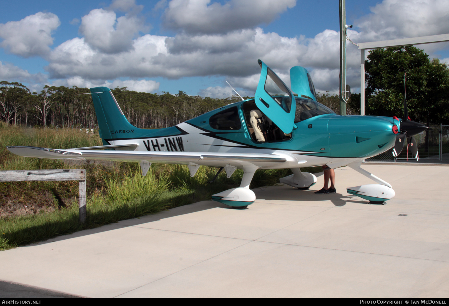 Aircraft Photo of VH-INW | Cirrus SR-22T G6-GTS Carbon | AirHistory.net #571956
